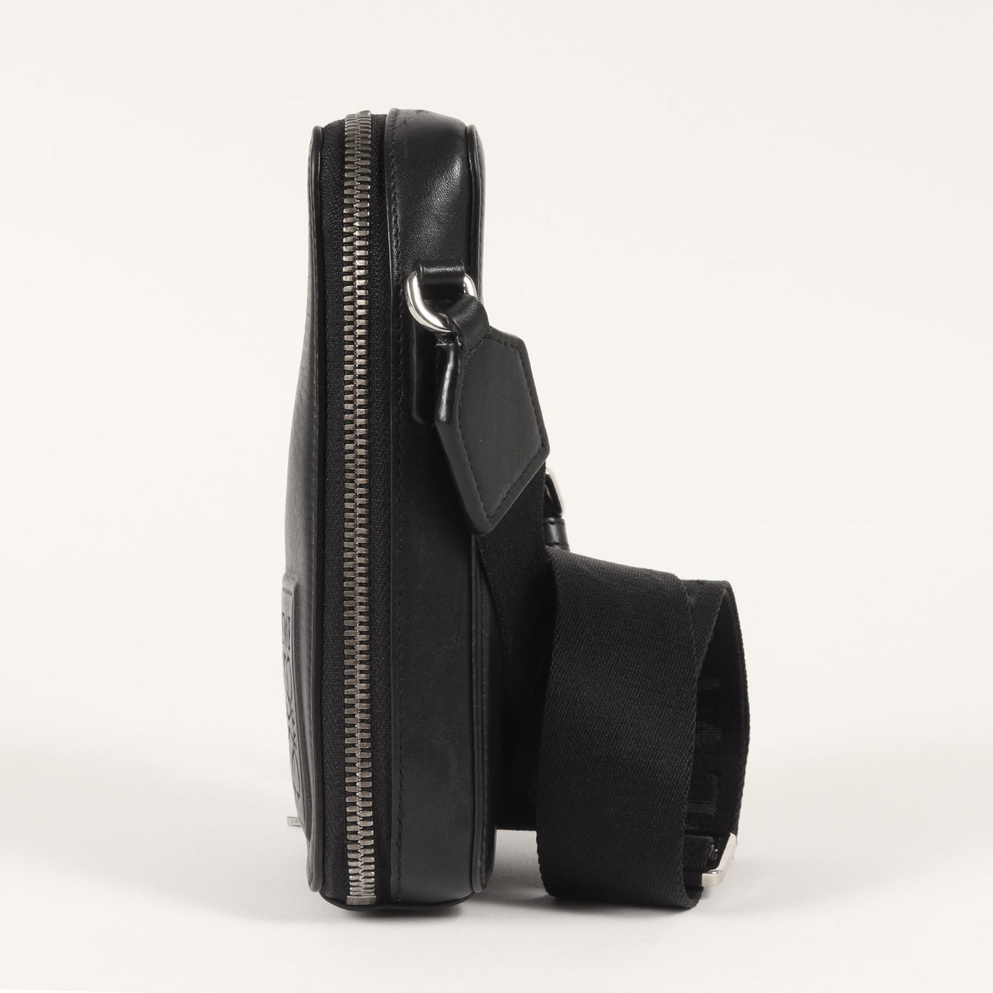 バーティカル クロスボディ ポケット サテンカーフレザー バッグ