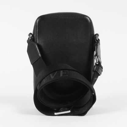 バーティカル クロスボディ ポケット サテンカーフレザー バッグ