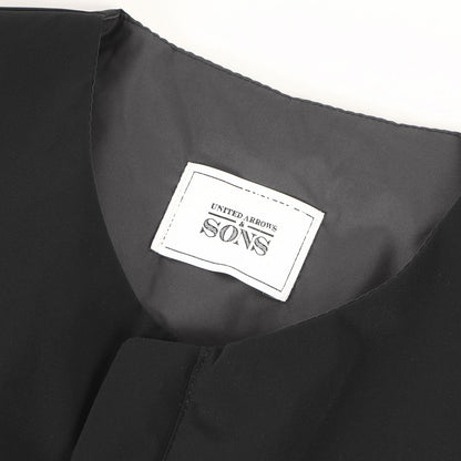 × 尾花大輔 ノーカラー ポリ ジャケット (DAISUKE OBANA PADDING CREW JACKET 5525-199-0592) / ＆SONS