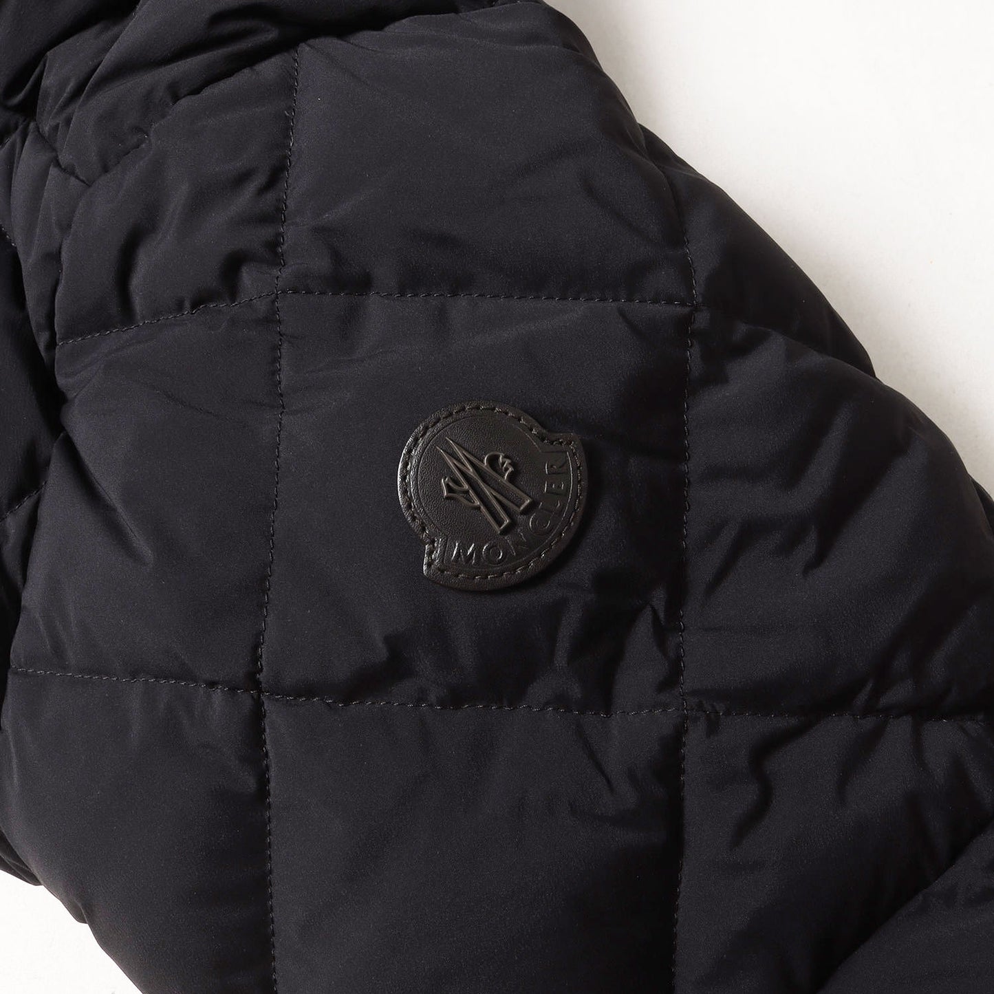 22AW フード付き ダイヤキルトヨーク ストレッチナイロン ダウンジャケット (CECAUD GIUBBOTTO H20911A00220 C0142)