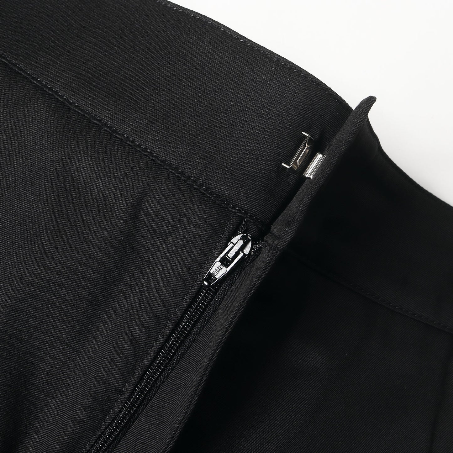 24年購入品 ストレッチ コットン ギャバジン カーゴ パンツ (013C122A3866)