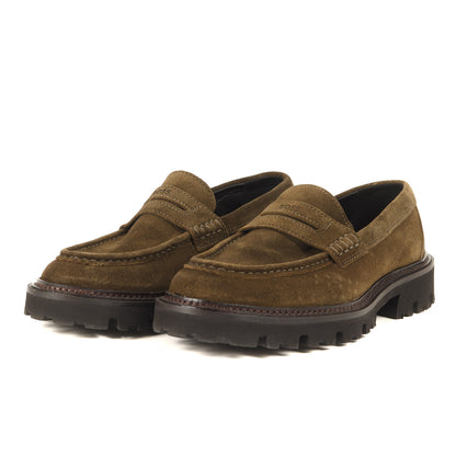 近年モデル タンクソール スウェード コイン ローファー (Suede loafers with penny trim)