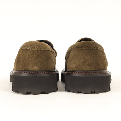 近年モデル タンクソール スウェード コイン ローファー (Suede loafers with penny trim)