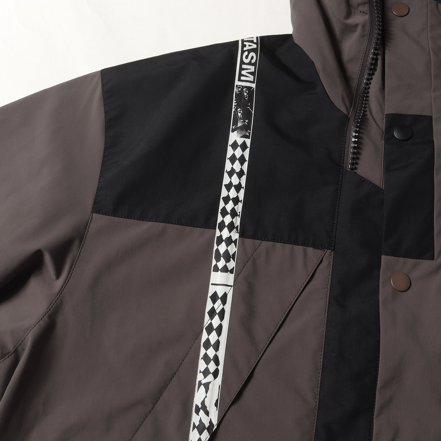 ロゴテープ ナイロン マウンテン パーカー (FACE MIX WINDBREAKER CHG-JK-M09)