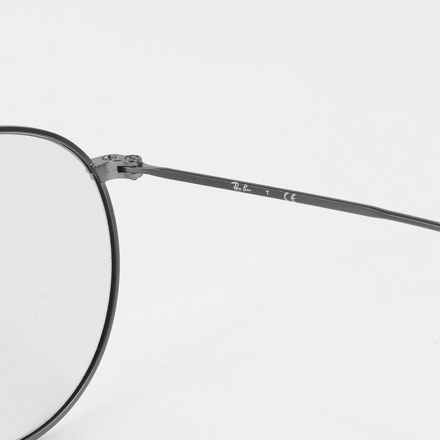 ラウンド シェイプ メタル サングラス (ROUNDMETAL OPTICS RB3447V）