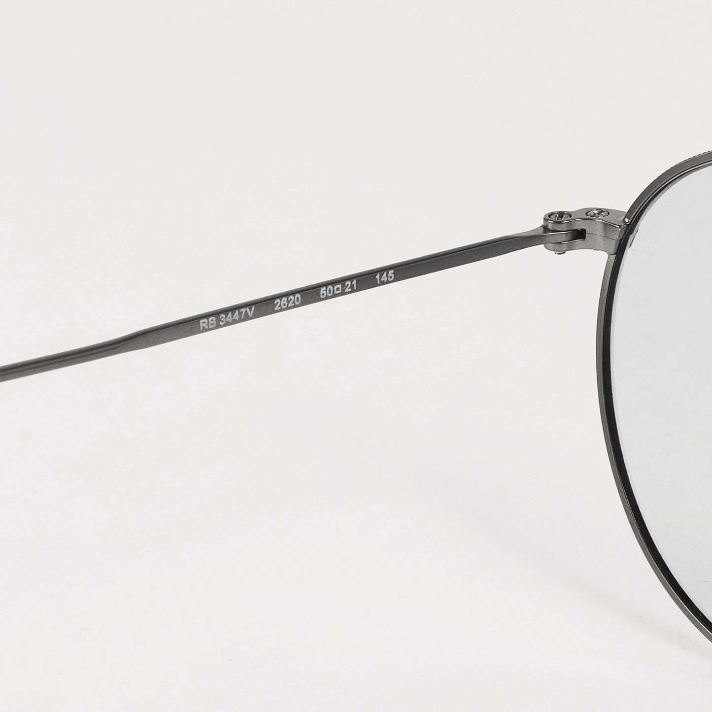 ラウンド シェイプ メタル サングラス (ROUNDMETAL OPTICS RB3447V）