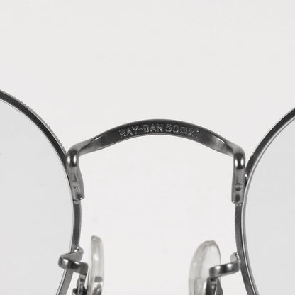 ラウンド シェイプ メタル サングラス (ROUNDMETAL OPTICS RB3447V）