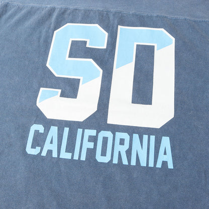 22AW ピグメント染め ウォッシュ加工 カレッジロゴ ヘビーウェイト フットボール Tシャツ (SD HEAVYWEIGHT FOOTBALL LOGO T)