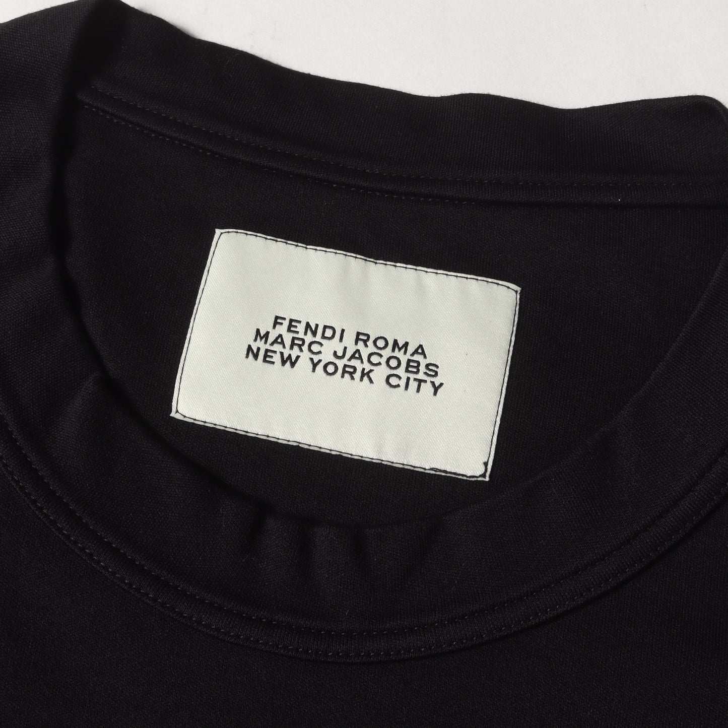 23AW × MARC JACOBS THE BAGUETTE オーバーサイズ ポケット Tシャツ
