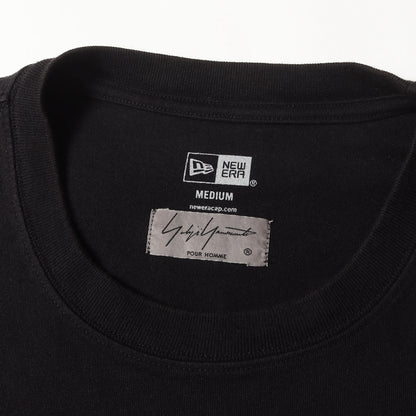 × NEW ERA 朝倉優佳 グラフィック シグネチャーロゴ 刺繍 Ｔシャツ (HN-T98-082)