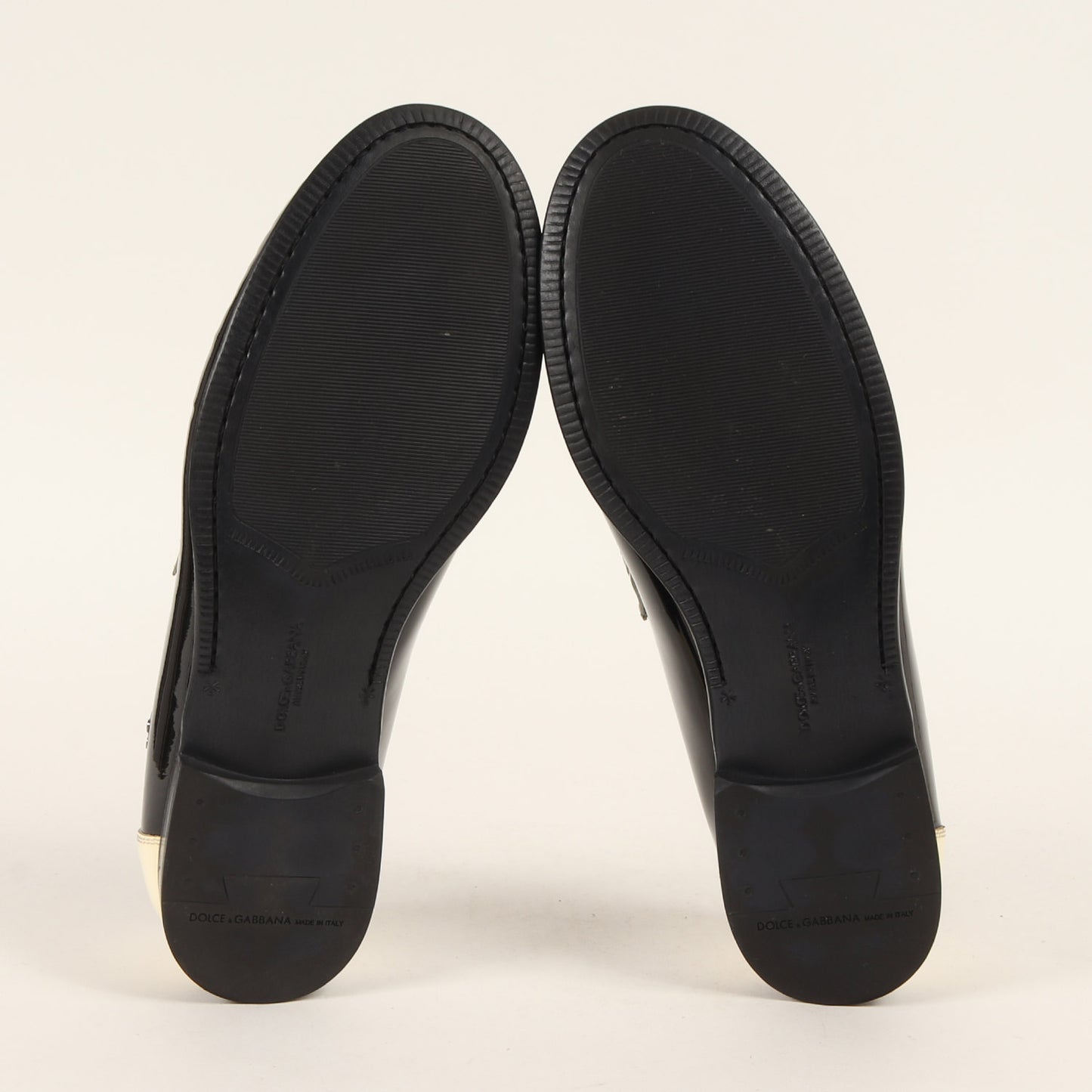 ツートーン パテント エナメル レザー コイン ローファー (A30003)