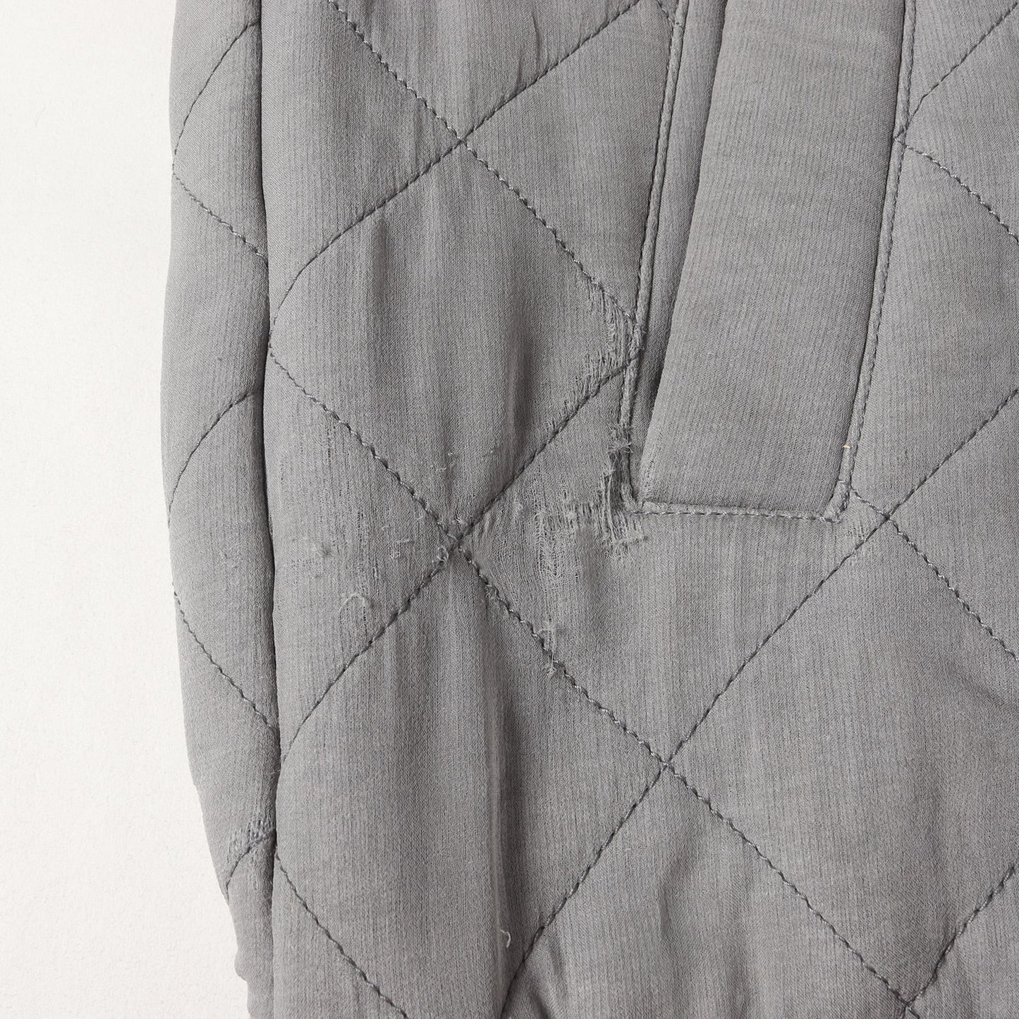 ロゴ プレート キルティング ジップ パーカー