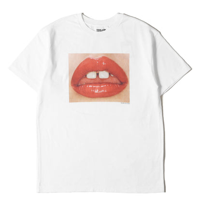 23AW × Stie-lo × Carlijn Jacobs フォトグラフィック Tシャツ (Carlijn Jacobs × Stie-lo Lips T-SH 23MND-STL008)