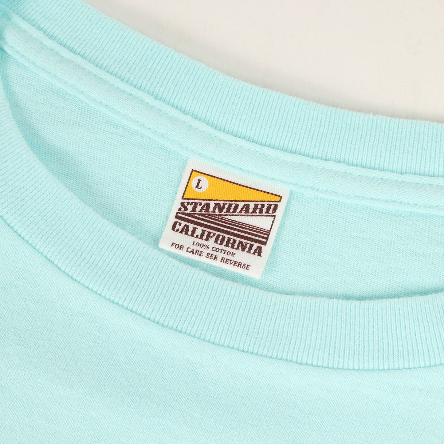 × OFFSHORE グラフィック ロゴ Tシャツ (SD LOGO SHORT SLEEVE T)