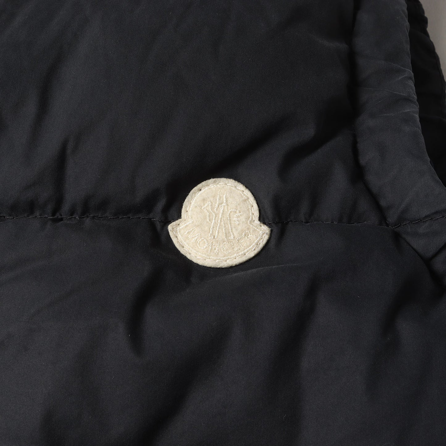 MONCLER V ×visvim フード付き ストレッチ コットンナイロン ダウンベスト (IDE)