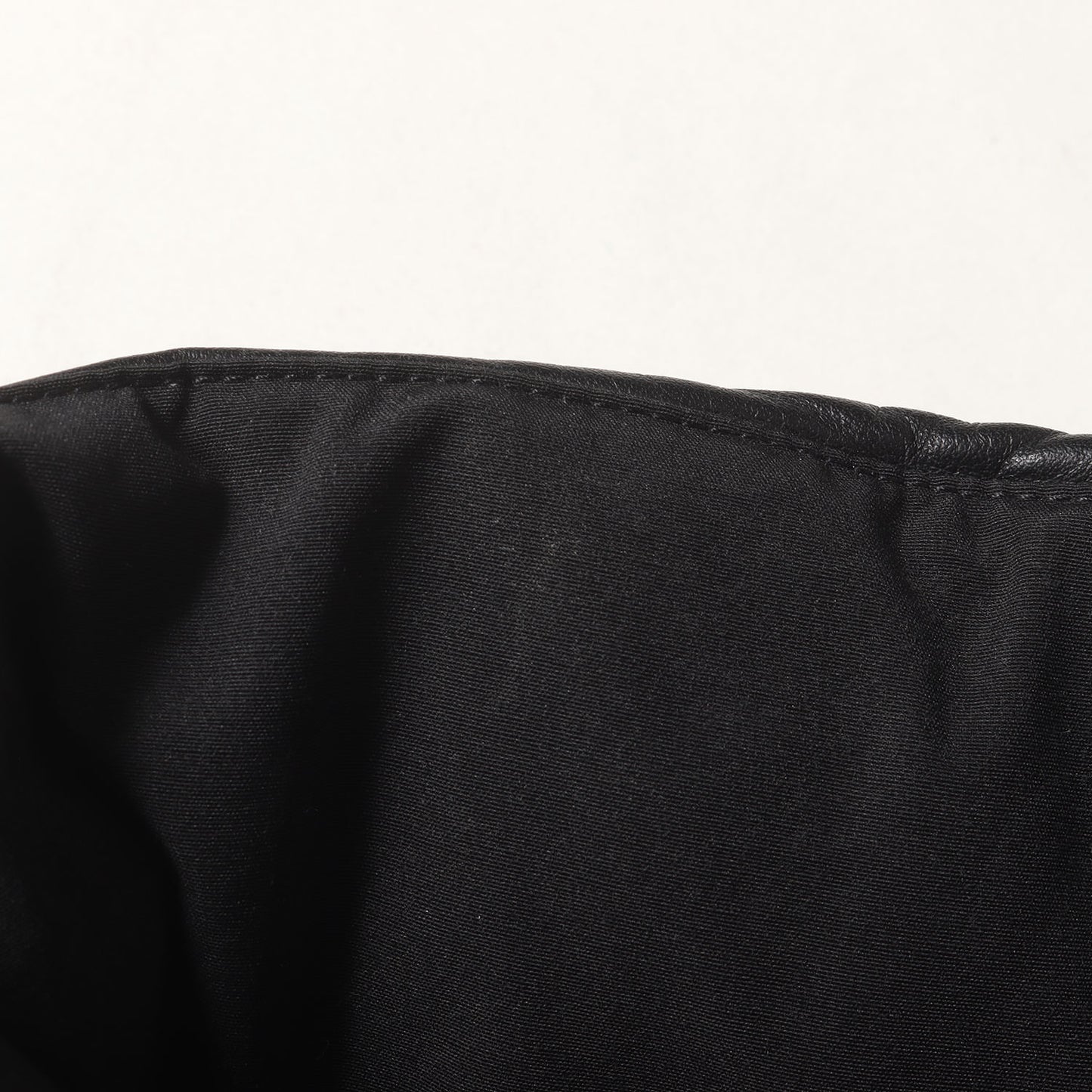 × UNITED ARROWS BEAUTY&YOUTH 別注 レザー ハイネック ダウンベスト (MONTREAL VEST 3434JML R)