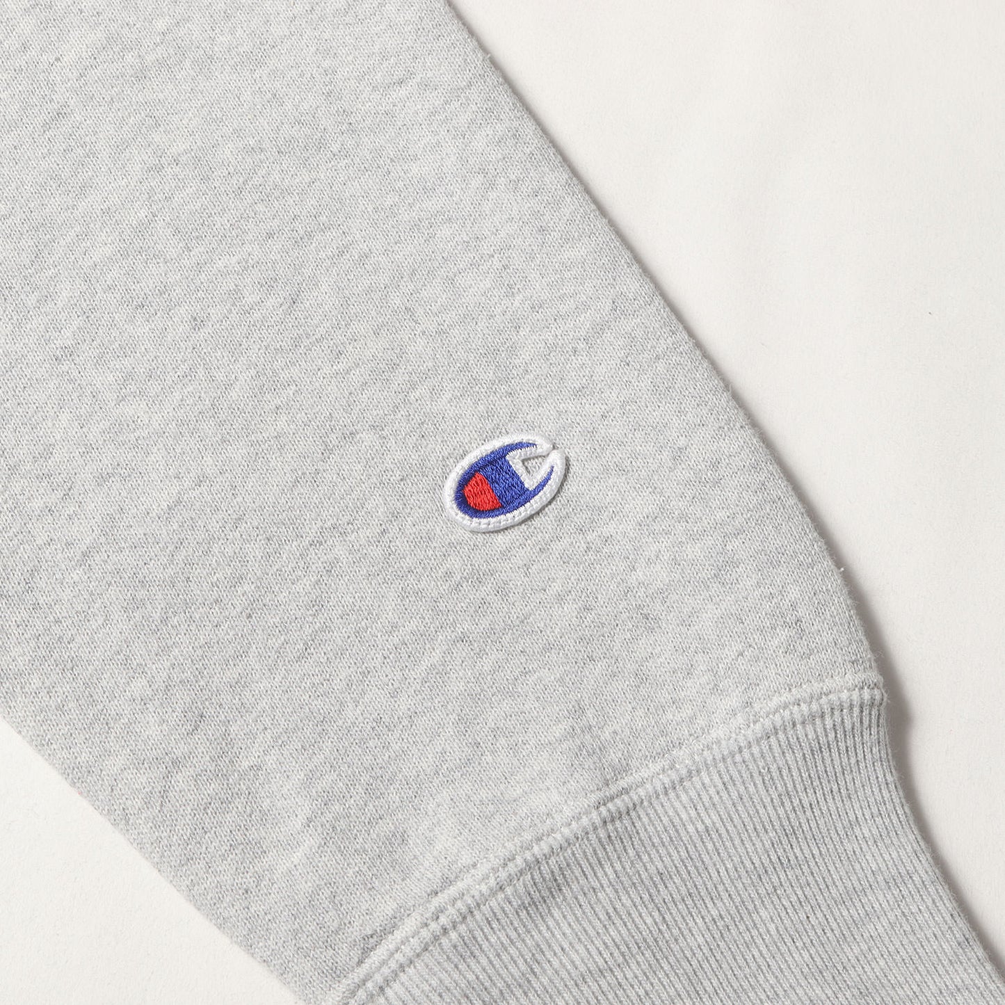 × Champion 4段ロゴ リバースウィーブ スウェット パーカー / 裏起毛