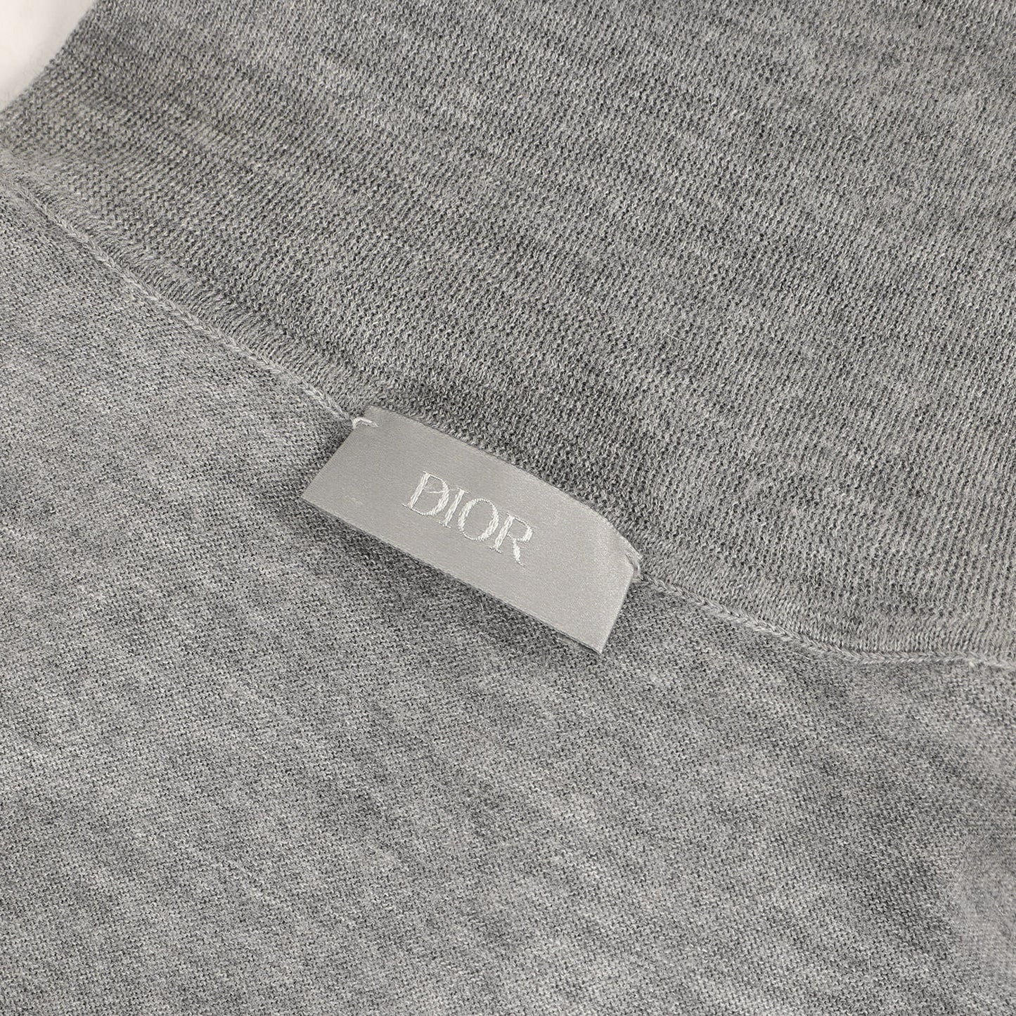 CD刺繍 カシミヤ タートルネック ハイゲージ ニット セーター (113M646AT220)