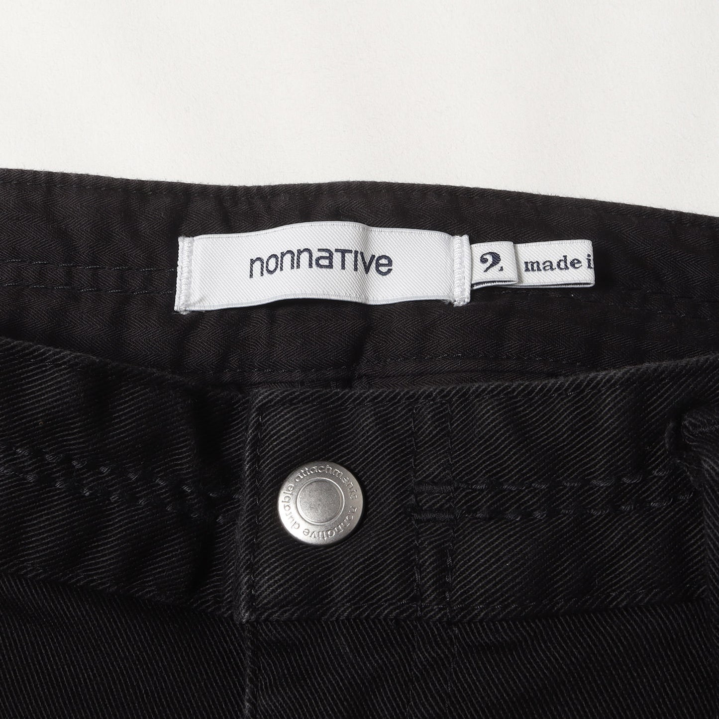 21W / 22S ストレッチ テーパード ブラック カツラギ デニム パンツ (DWELLER 5P JEANS DROPPED FIT C/P KATSURAGI STRETCH NN-P4011)