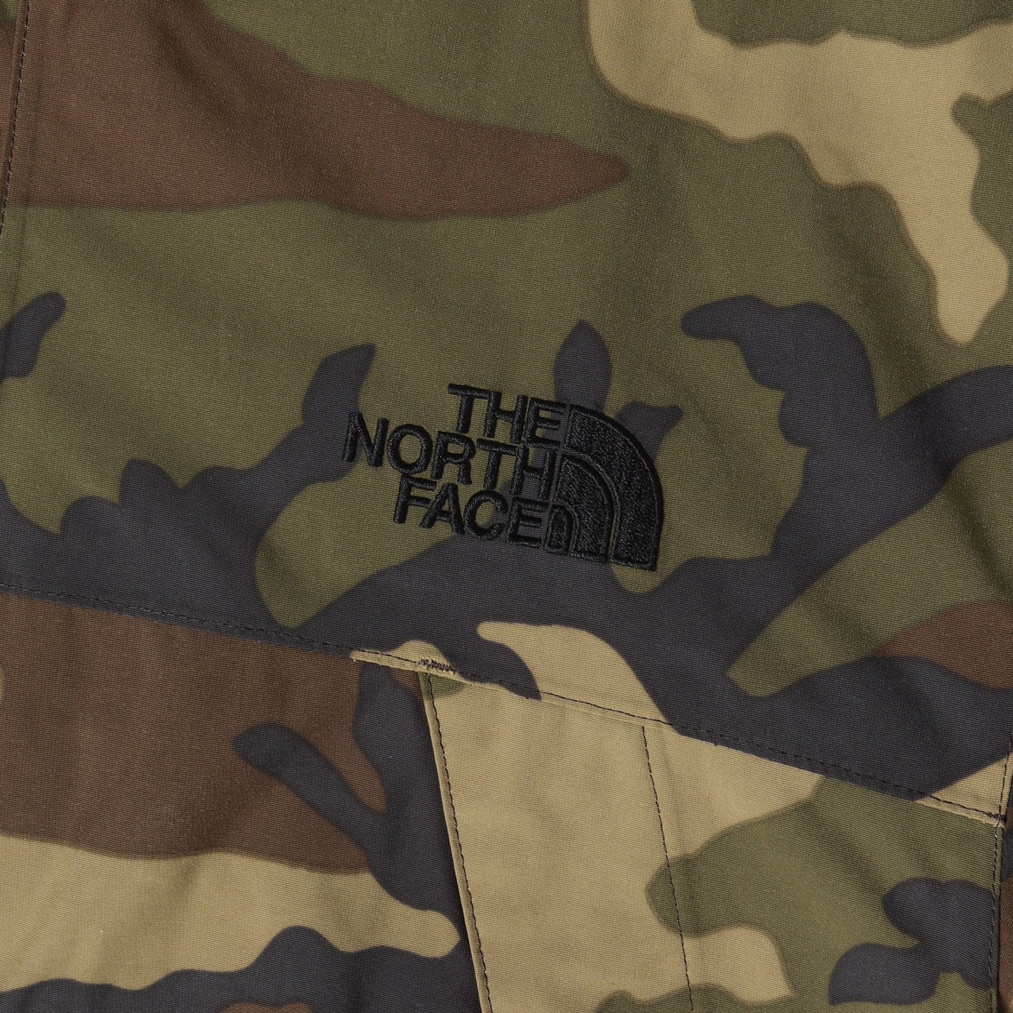 カモ マウンテン パーカー (NOVELTY SCOOP JACKET NP61845)