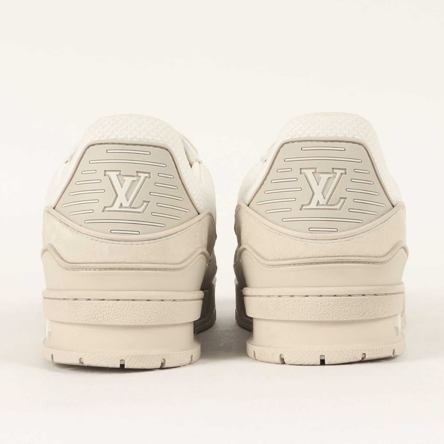 25SS グレインヌバックレザー メッシュ LV トレイナー スニーカー (1AHTME)