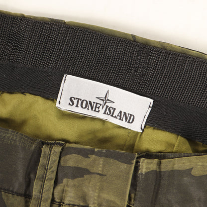 カモ バックポケット ロゴ 刺繍 テーパード トラウザー パンツ (Chamois Cotton Pants 621531034) / ボタンフライ