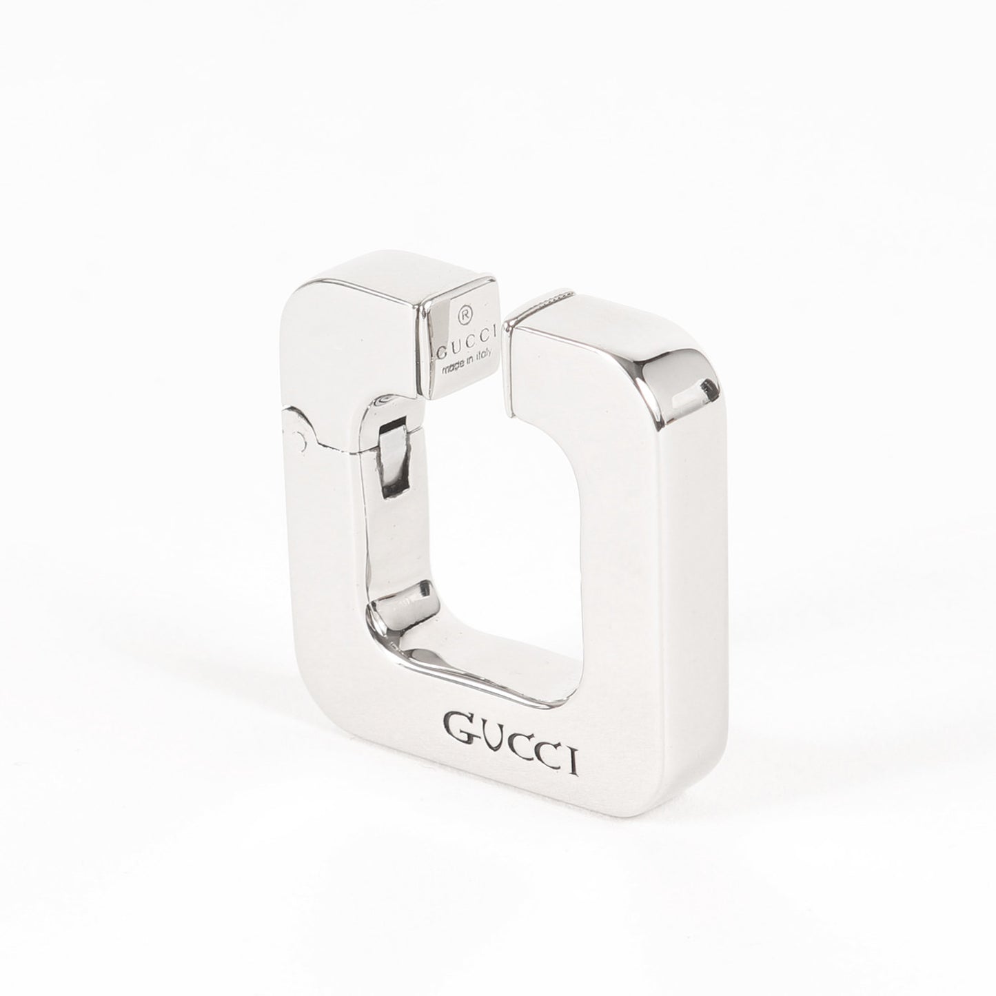 近年モデル ロゴ スクエア シルバー イヤーカフ / 片耳用