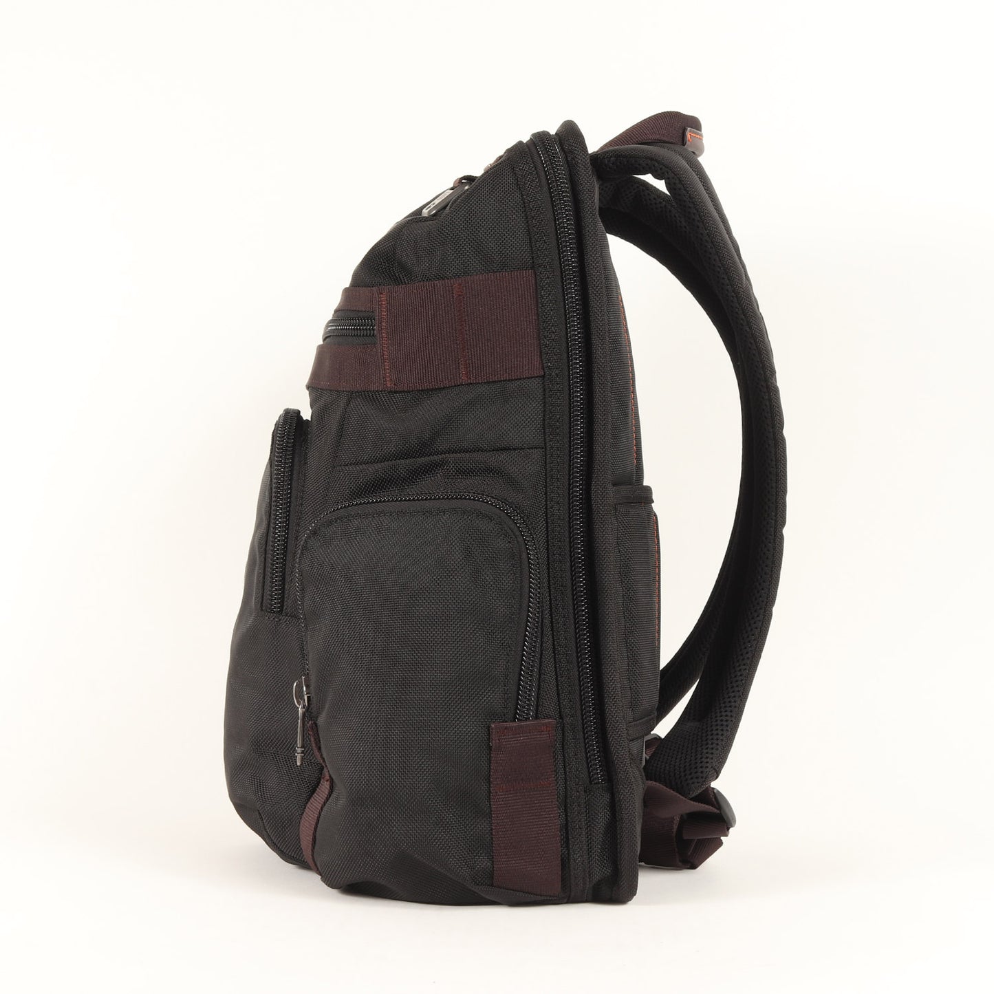 トリプルポケット バリスティック ナイロン リュック (Wallingford Triple Pocket Backpack 69383HKO)