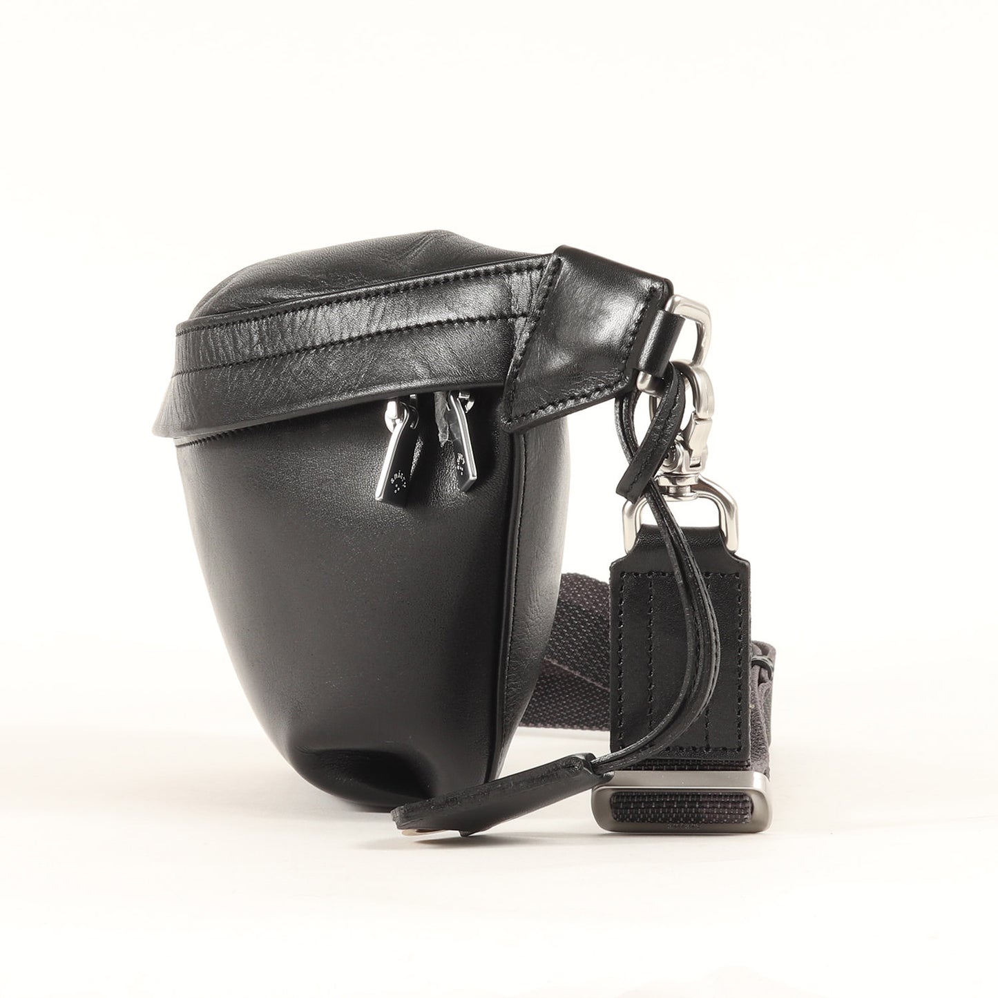 アンティークレザー クロスボディ バッグ