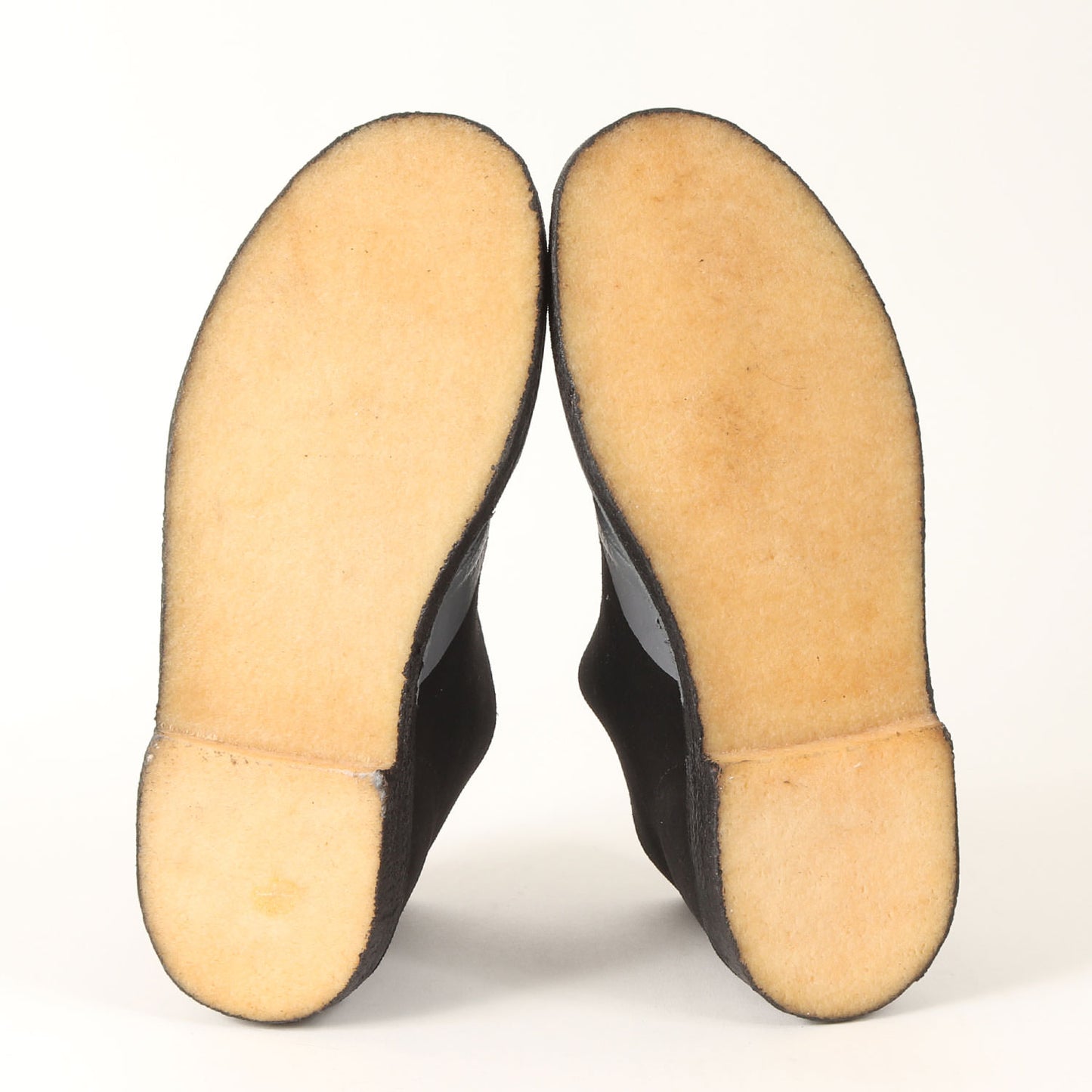 × Clarks ウイングチップ ラバーペイント スウェード デザートブーツ (500679)