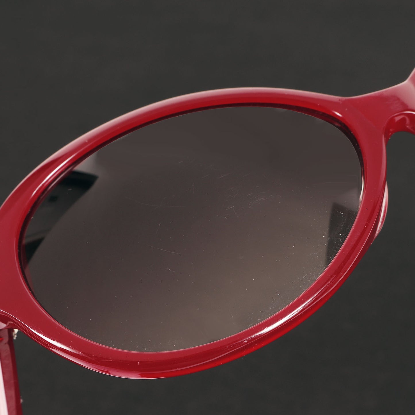 オーバルレンズ グラデーションフレーム サングラス (VW-7752)