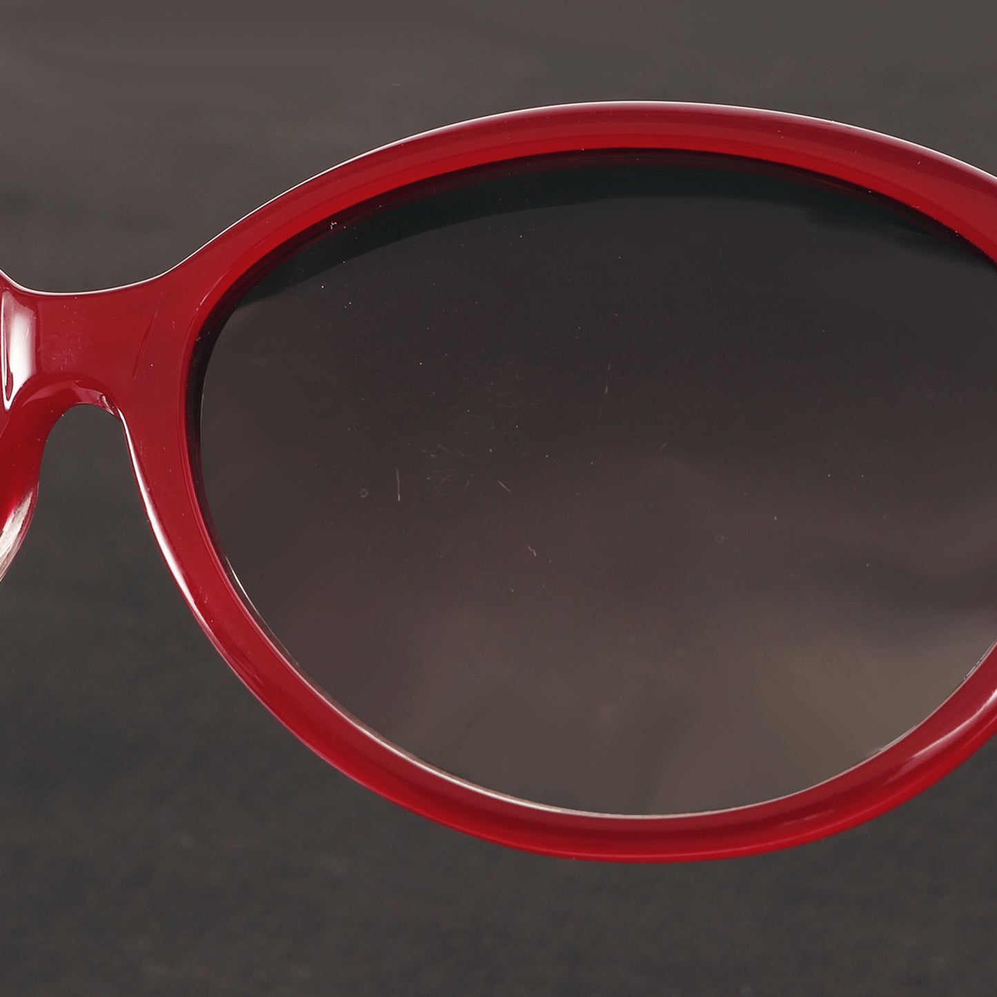 オーバルレンズ グラデーションフレーム サングラス (VW-7752)