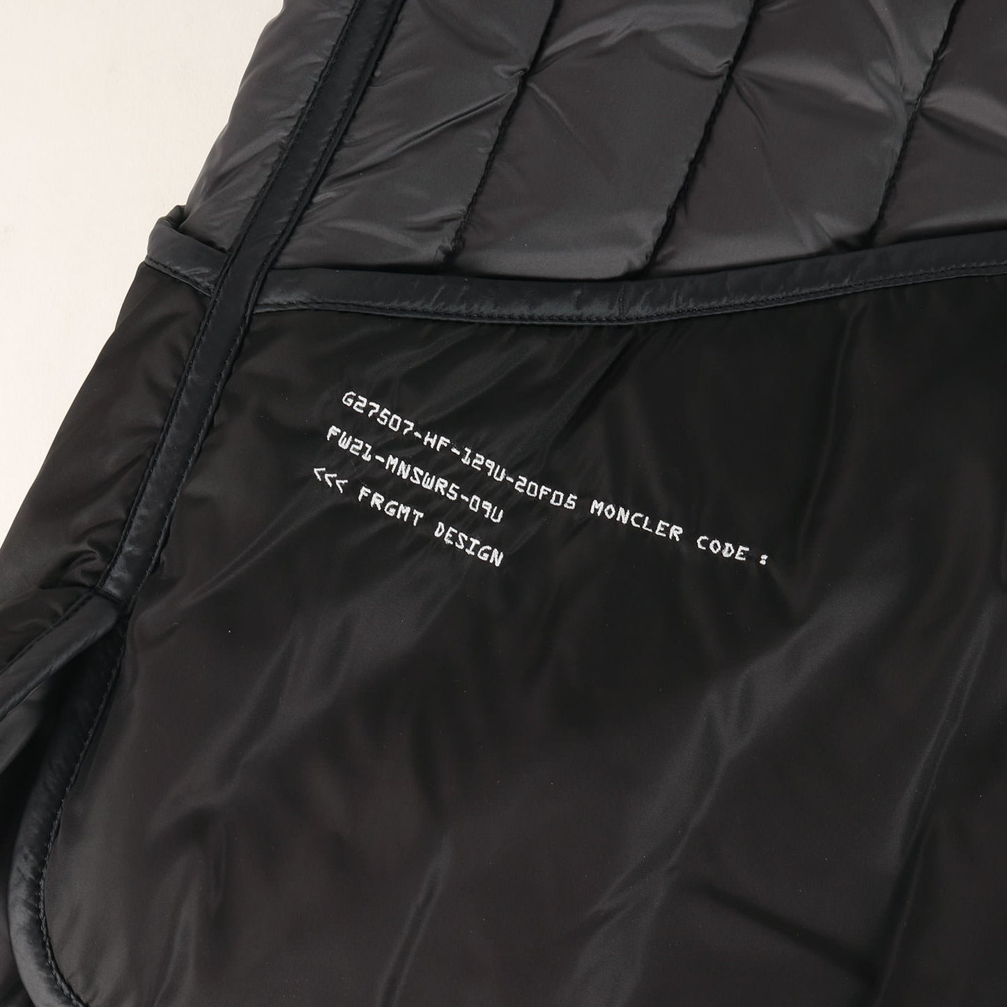 21AW × fragment design バイカラー ダウンベスト (DALIM GILET G209U1A00010 5396Q)