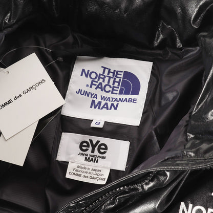 24AW × THE NORTH FACE シンセティックレザー ヌプシ ダウンジャケット (WN-J911)