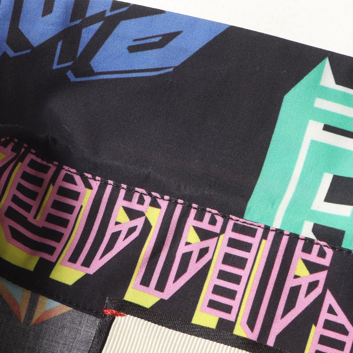 メタル メルチ ロゴ 半袖 シャツ (546192 ZAAU)