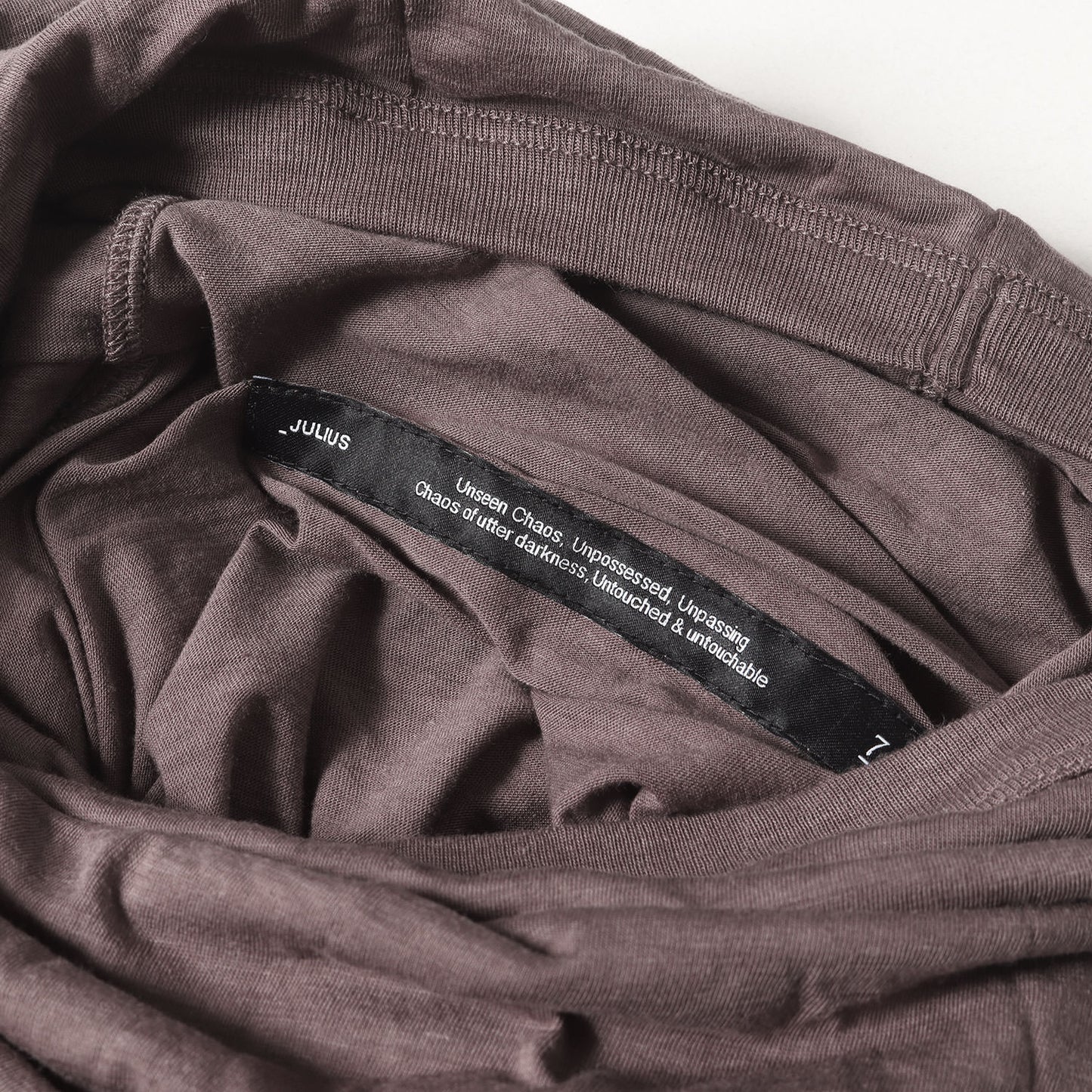 25AW キュプラ ジャージー カウルネック カットソー (Cowl Neck Top 917CUM9)