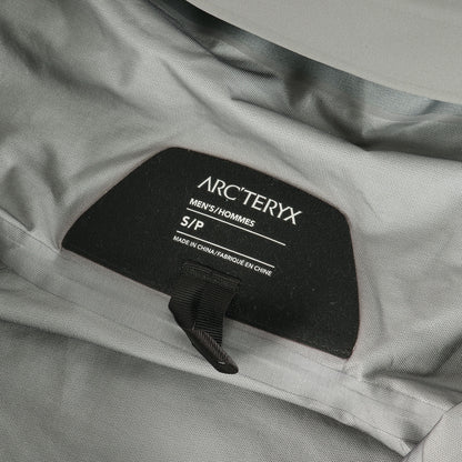 23AW ワンポイントロゴ ナイロン ベータ ジャケット (Beta Jacket) / GORE-TEX