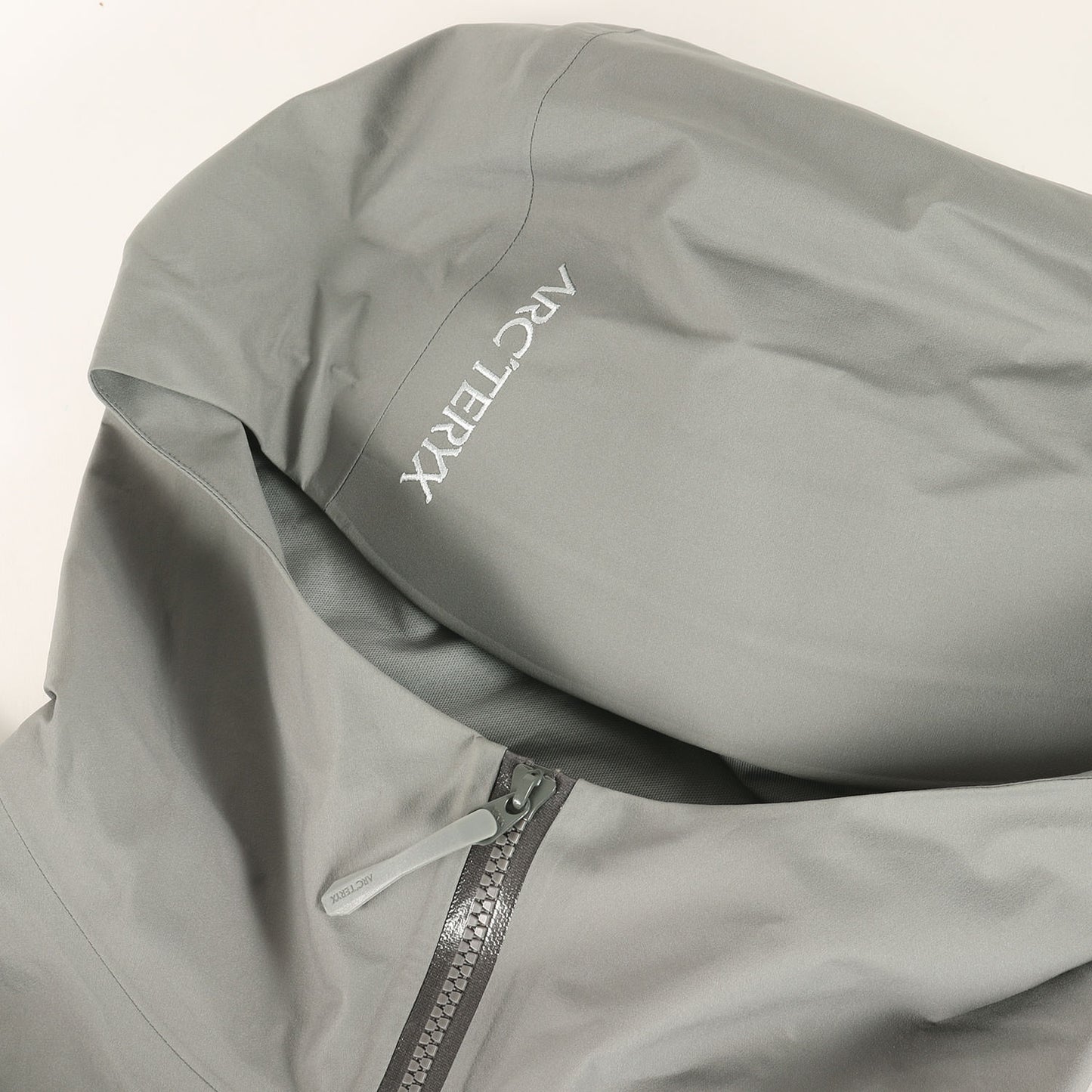 23AW ワンポイントロゴ ナイロン ベータ ジャケット (Beta Jacket) / GORE-TEX