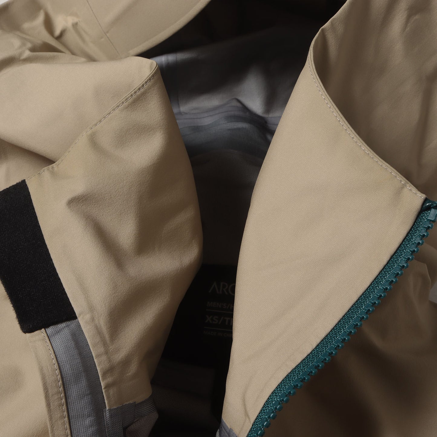 23SS GORE-TEX BETA JACKET (X000005599)