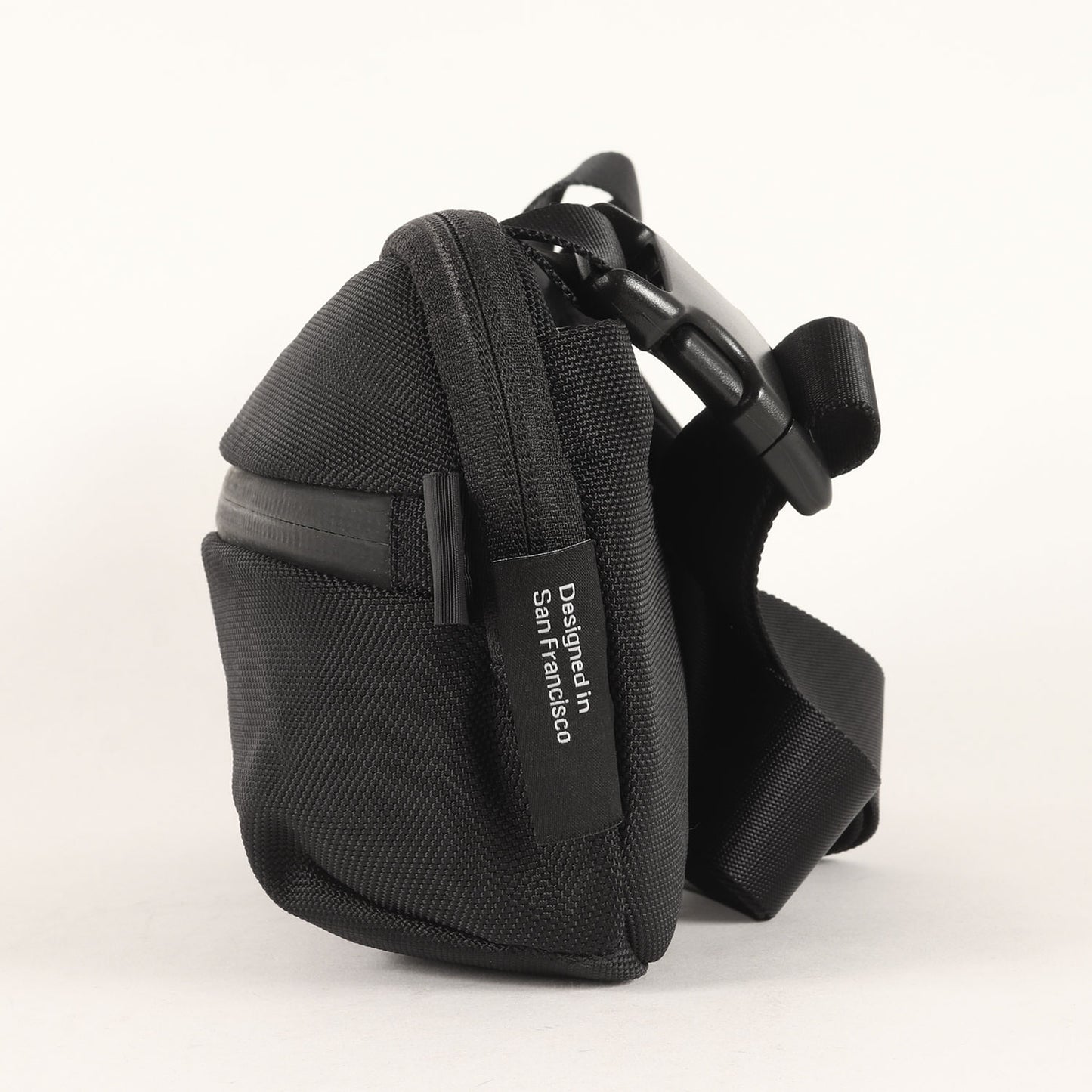 コーデュラ バリスティック ナイロン クロスボディ バッグ (Day Sling2) / Travel Collection