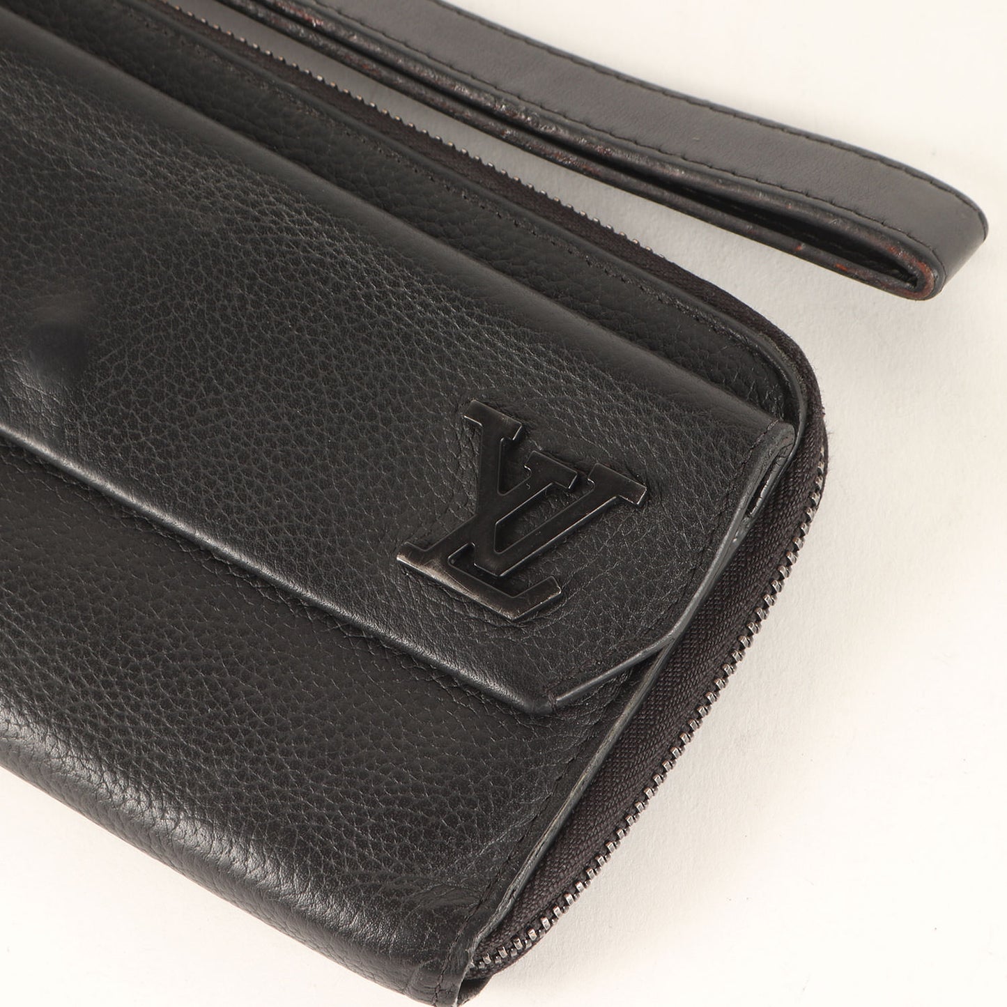 LV アエログラム ジッピー ウォレット (M69831)