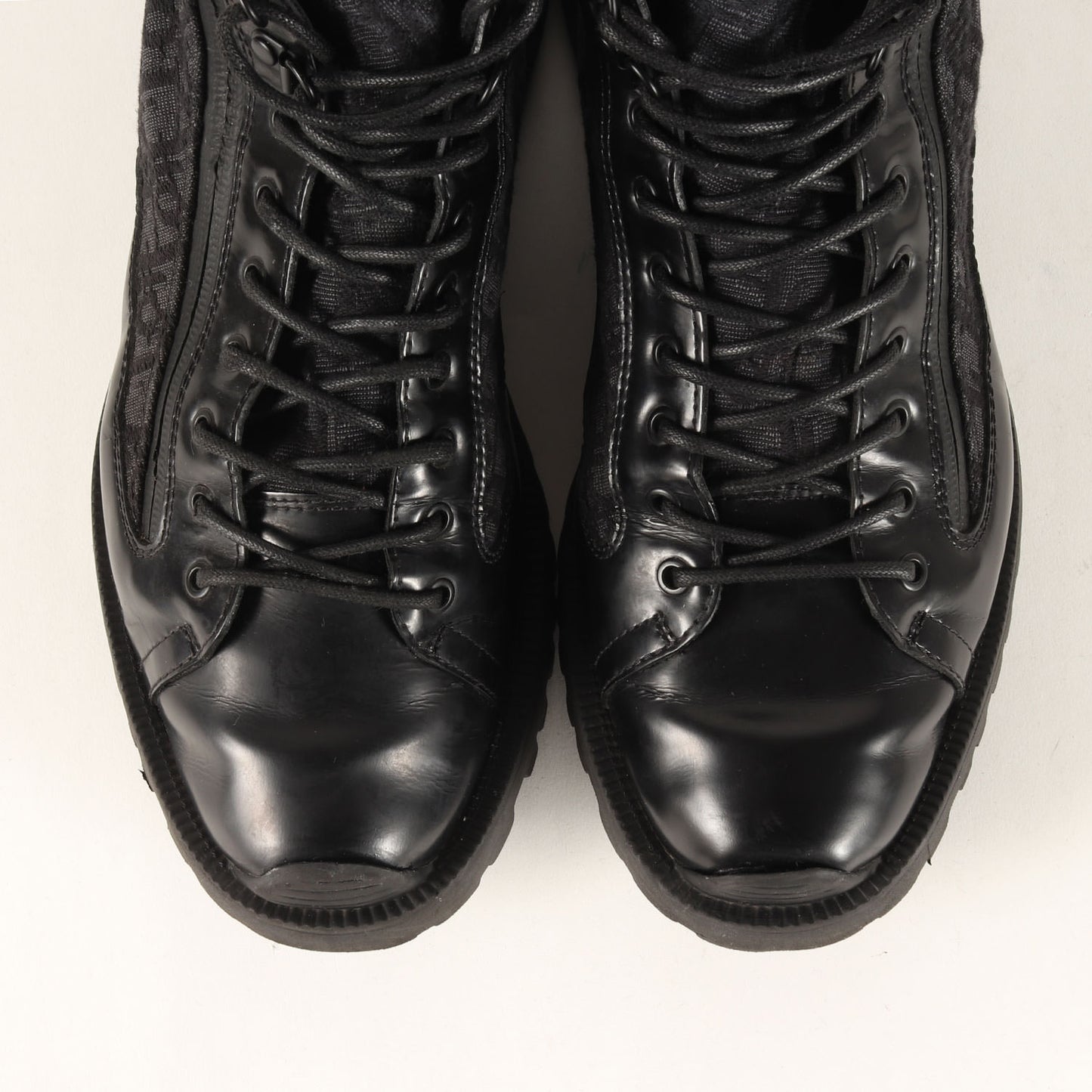 現行モデル Dior Combat ショートブーツ (3BO337ZXF)