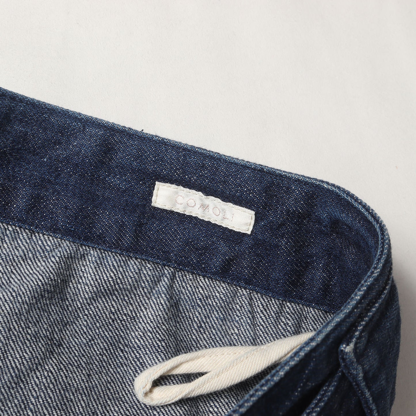 ベルテッド テーパード デニム パンツ (belted denim pants L03-03005)