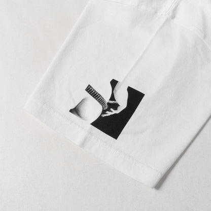 25AW × Stie-lo × Sam Haskins カウボーイ･ケイト フォトグラフィック Tシャツ (Sam Haskins × Stie-lo kate Tee)