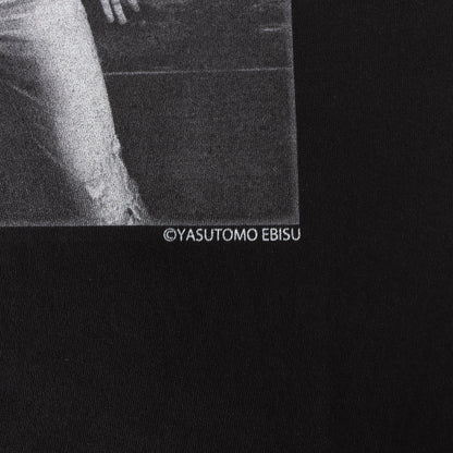 25AW × Stie-lo × Irina Lazareanu フォトグラフィック Tシャツ (Stie-lo Irina.L The front T-SH)