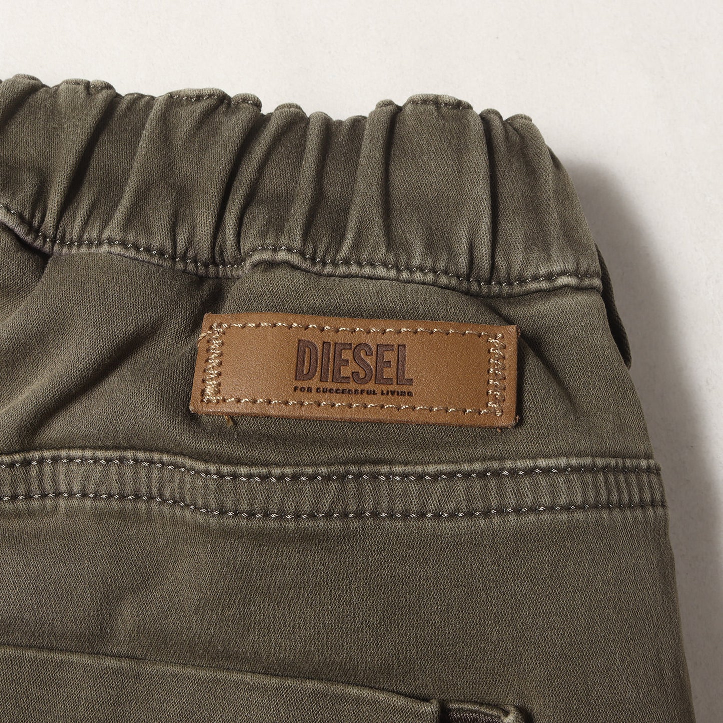 近年モデル ストレッチ デニム スキニー パンツ (KROOLEY-E-NE A00088 0670M)