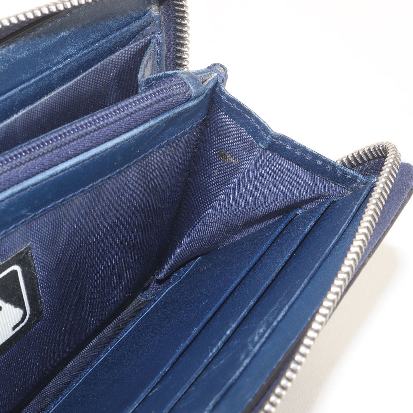 × MLB New York Yankees NY刺繍 シマ レザー ロング ウォレット (547791・525040)