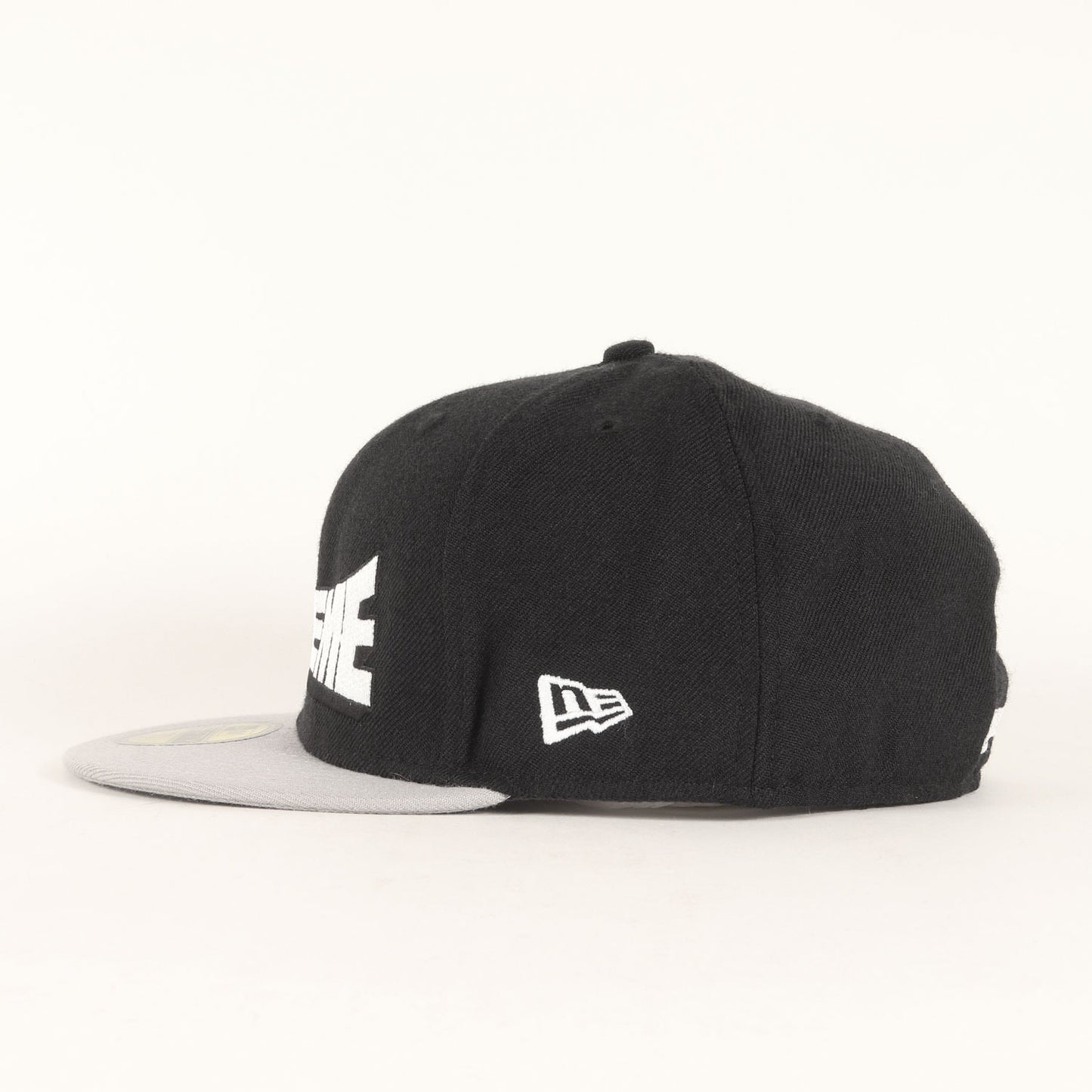 × NEW ERA 59FIFTY ロゴ 刺繍 ベースボール キャップ (Funkadelic New Era)