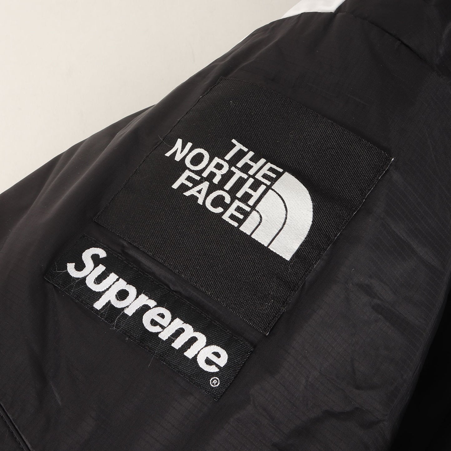 × THE NORTH FACE Sロゴ ヒマラヤンパーカー (S Logo Himalayan Parka ND92003I)