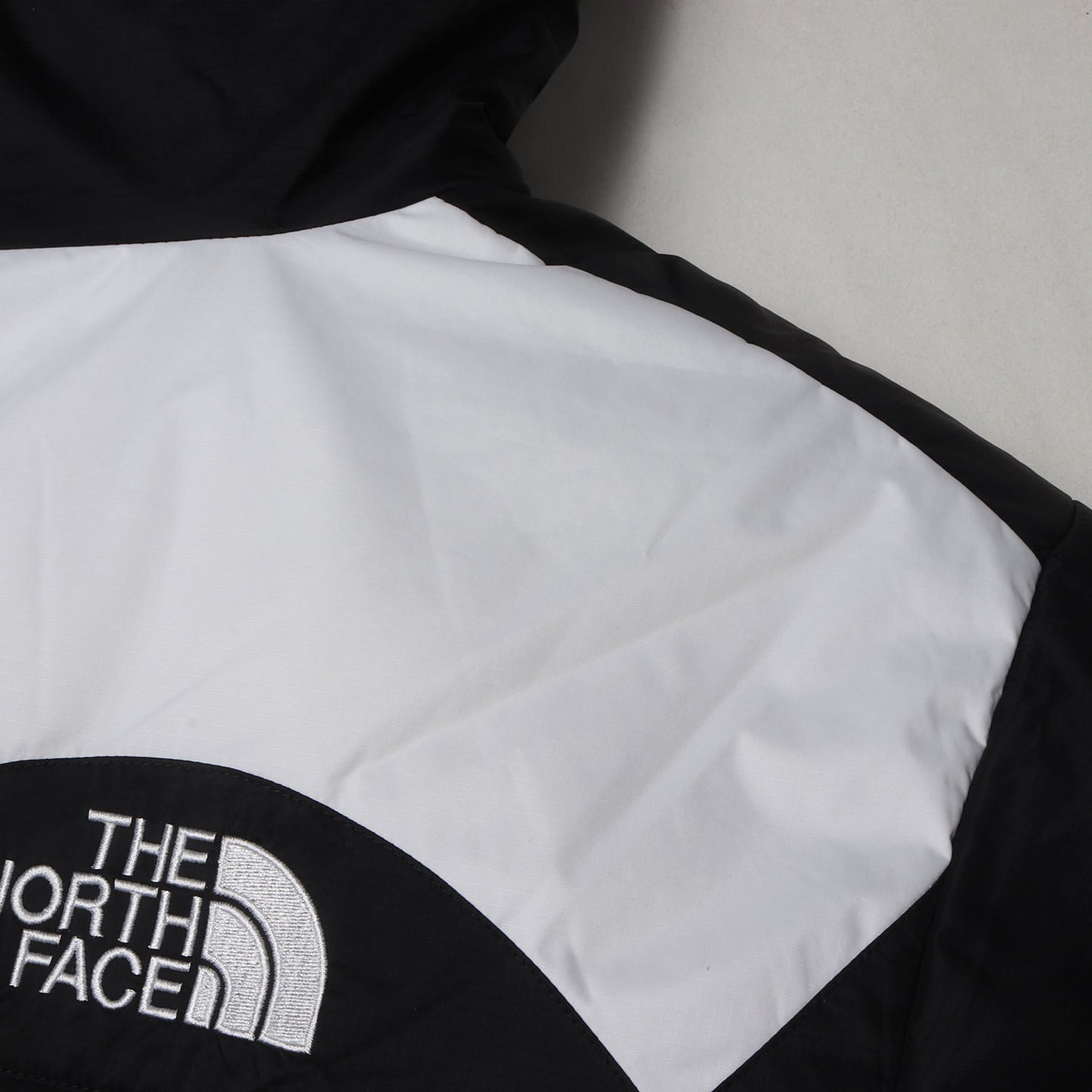× THE NORTH FACE Sロゴ ヒマラヤンパーカー (S Logo Himalayan Parka ND92003I)